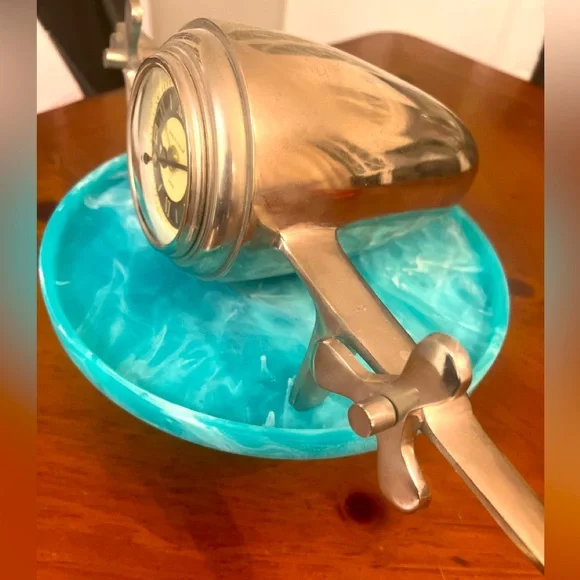 Functional Aircraft Clock. - Picture 2 of 3